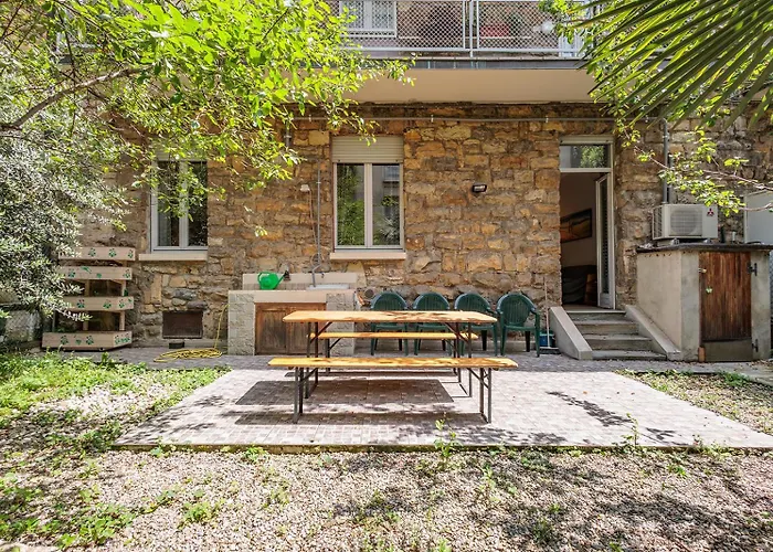 Four Trees Garden House Apartament *