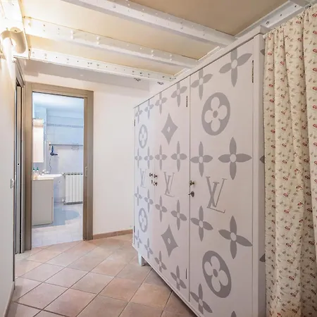 Four Trees Garden House דירה *